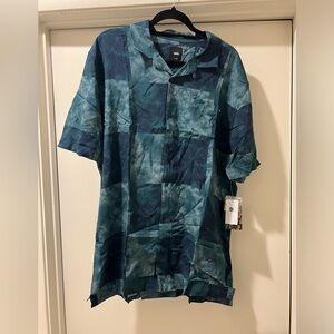 Men’s Vans short sleeve buttondown shirt